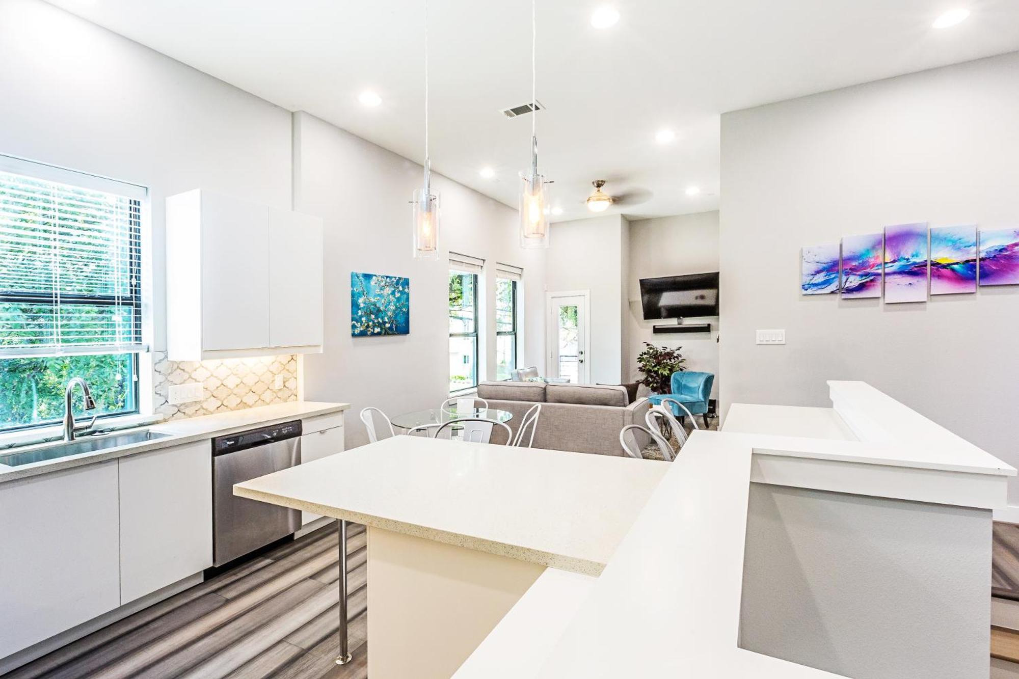 Montrose Guesthouse Suites By Dunyha Houston Exteriér fotografie