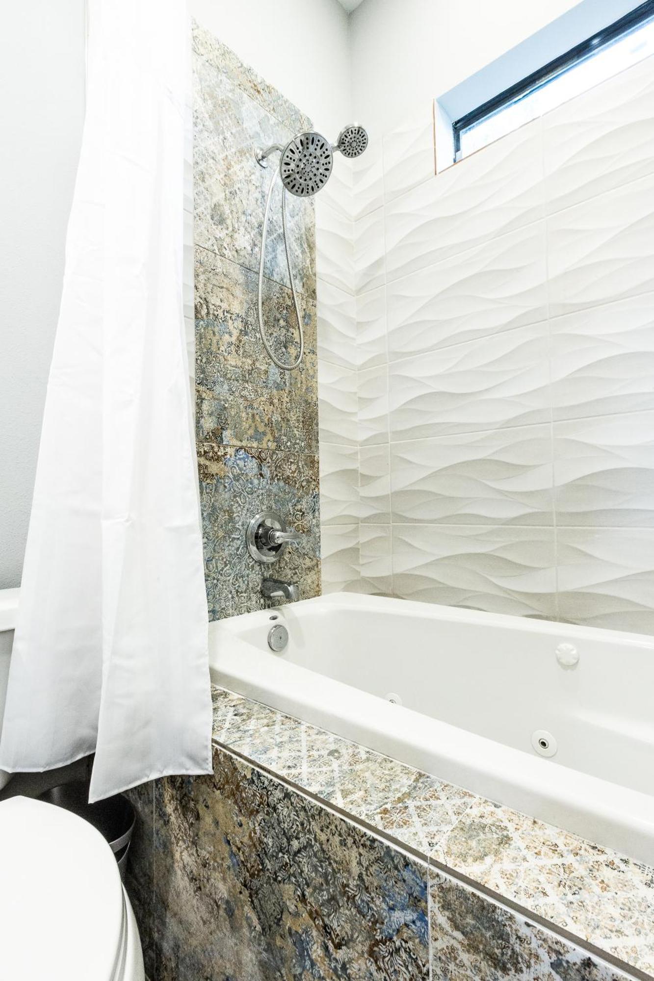 Montrose Guesthouse Suites By Dunyha Houston Exteriér fotografie